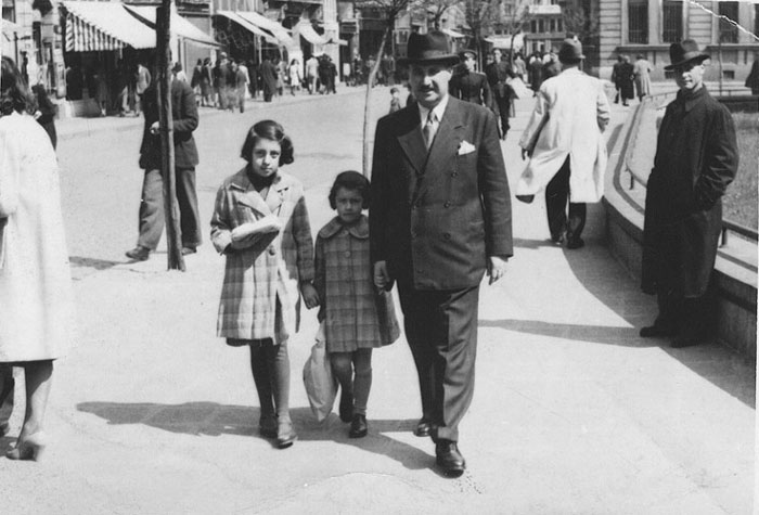 Димитър Пешев с племенничките си Калуда и Кичка, април 1943 г.